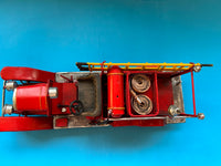 Diecast Model - 1:25 Scale Vintage metal retro Fire Truck Model 82601
